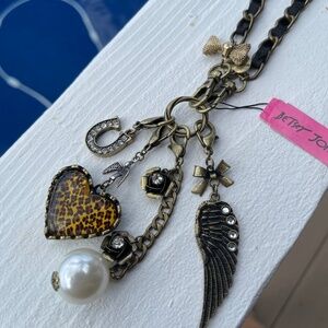 Rare Authentic Betsey Johnson "Lovely Leopard" Heart Carabiner Necklace USA